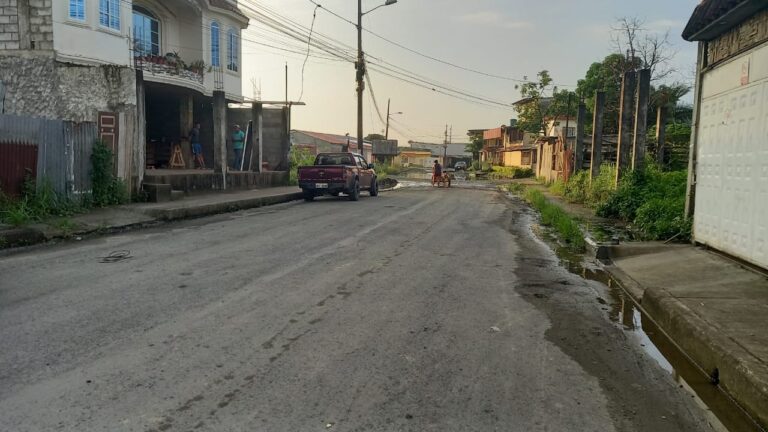 ‘Pillos’ le roban a cuatro personas, en menos de 20 minutos, en una sola cuadra de Quevedo