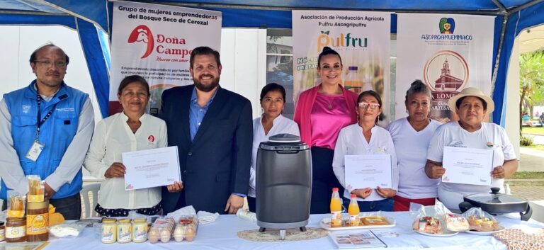 Más de 15 emprendedores certificados presentaron sus productos en feria de ARCSA