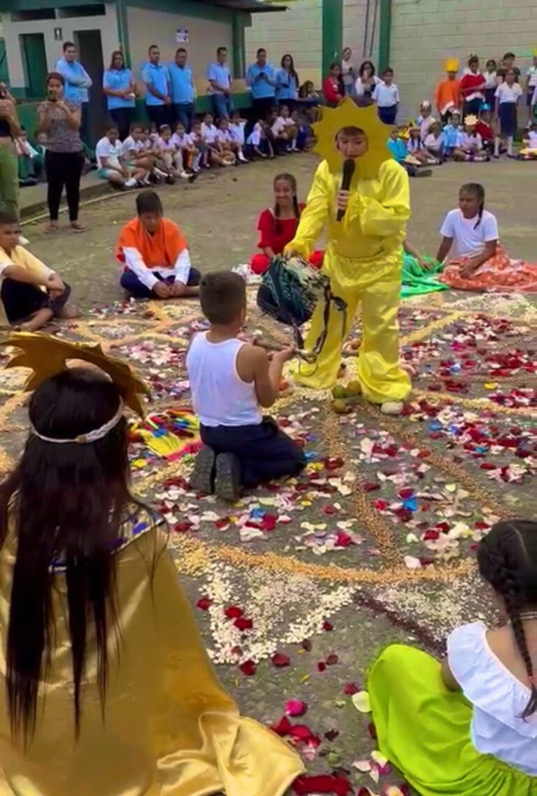 La fiesta del Sol y la Cosecha, el Inti Raymi, se celebra en las escuelas municipales de Quevedo