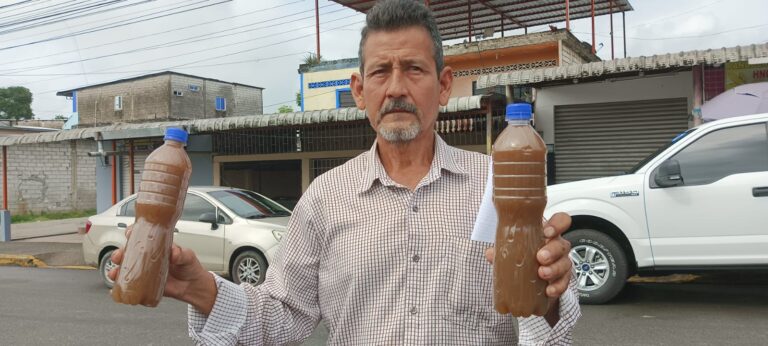 Mi País recibe ‘agua chocolate’ en vez de líquido vital