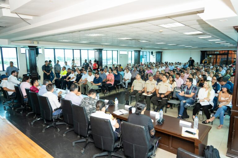 Transportistas del país realizan asamblea nacional en Los Ríos  