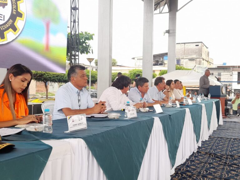 Primera carretera del Ecuador podría pasar de dos a cuatro carriles 