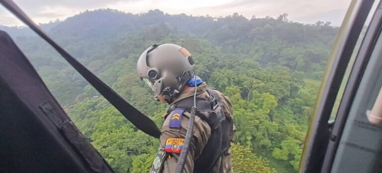 Detectan dos laboratorios para procesar droga en la frontera norte de Esmeraldas