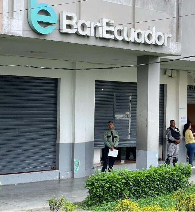 Pillo entró a robar en la agencia de BanEcuador de Valencia