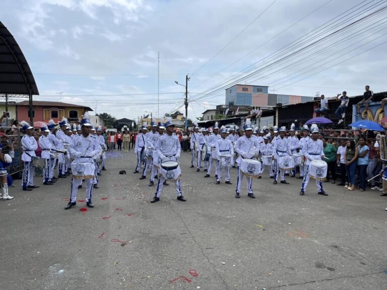 Preocupación por posible suspensión del desfile estudiantil en Quevedo