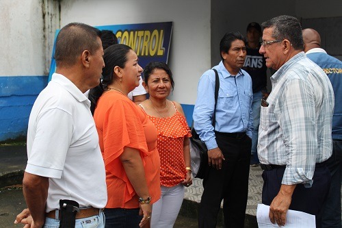 Olga Baque Bajaña, funcionaria municipal, fue notificada por el alcalde