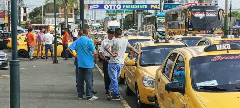 Taxistas de Quevedo se oponen a proyecto de ordenanza que activa los radares