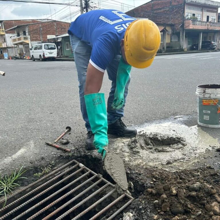 Babahoyo: Tapas y rejillas fueron colocadas en el alcantarillado hidrosanitario 