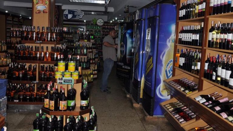 Cigarrillos, alcohol y bebidas azucaradas suben de precio ante derogación del Decreto 645