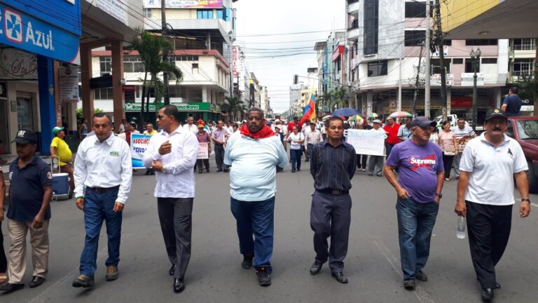 En Quevedo y Babahoyo hay marchas por el Día del Trabajador 