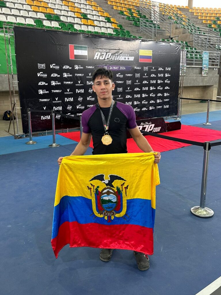 Paul Cristoffer Kusmirczak gana nueva medalla de oro para Ecuador en Colombia