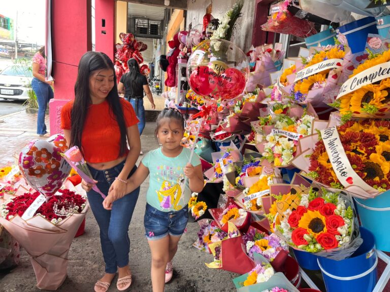 El Día de la Madre: Celebración de amor y movimiento comercial en Ecuador