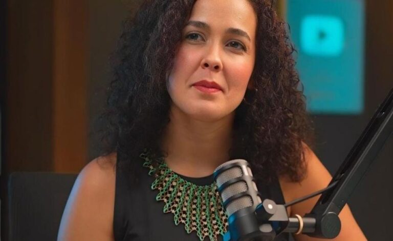 Alondra Santiago asegura haber recibido amenazas por interpretación del Himno Nacional de Ecuador