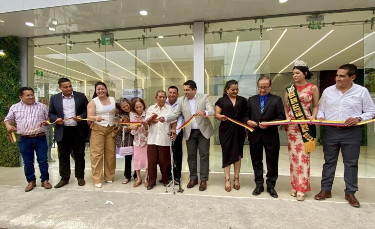 El alcalde de Valencia inauguró el nuevo y moderno Mercado Municipal 