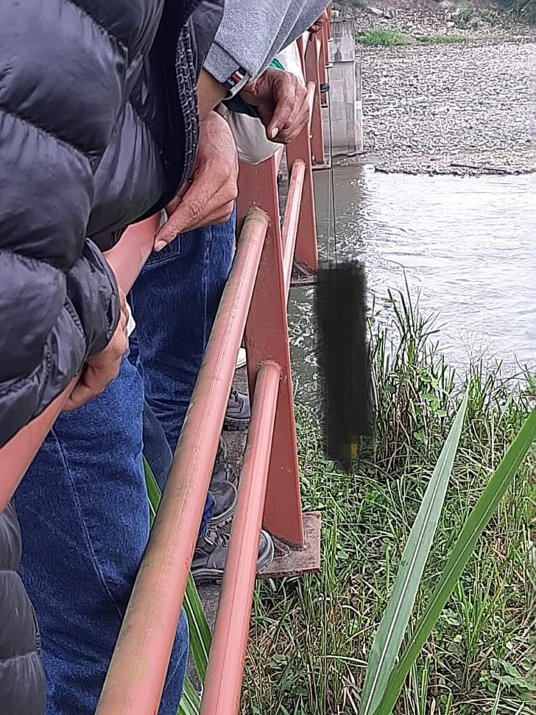 Identifican el cuerpo que apareció suspendido en el puente del río San Pablo