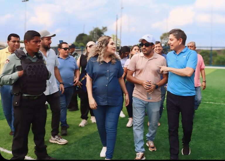 Quevedo: Municipio y Prefectura entregraron el Complejo Deportivo Ciudad del Norte