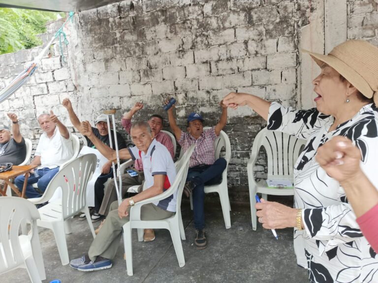 Protesta de trabajadores en Quevedo se intensifica: Piden la renuncia del Alcalde