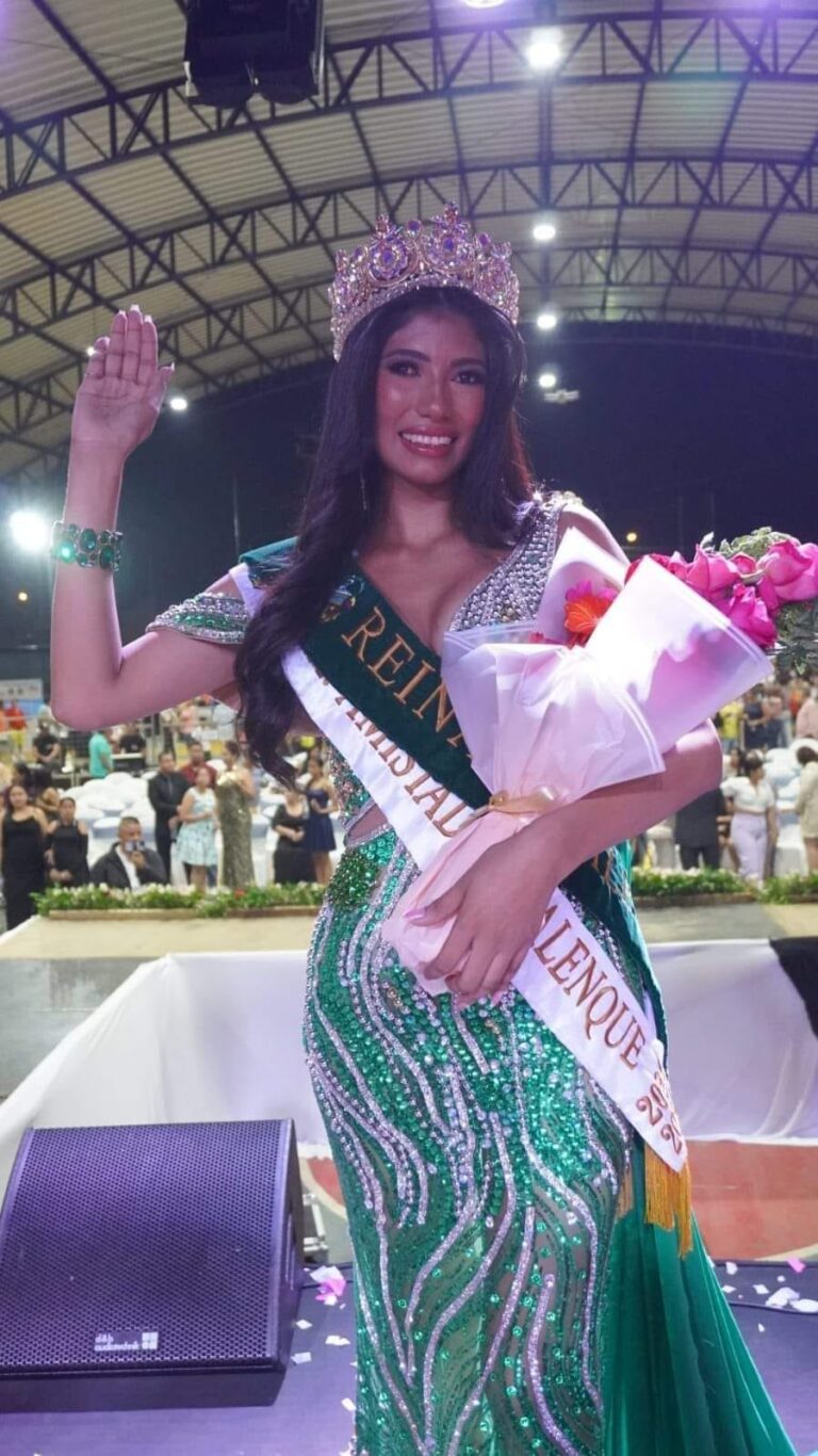 Yelitza Zambrano coronada reina de Palenque en una noche de gala