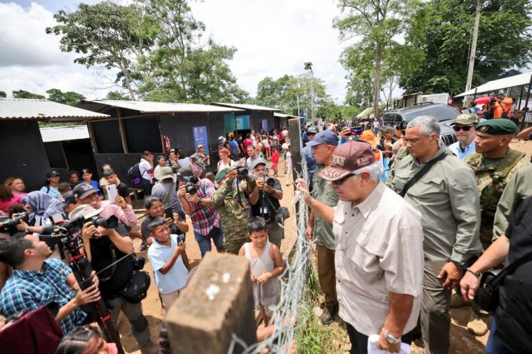 Panamá cierra pasos con acceso a la selva del Darien