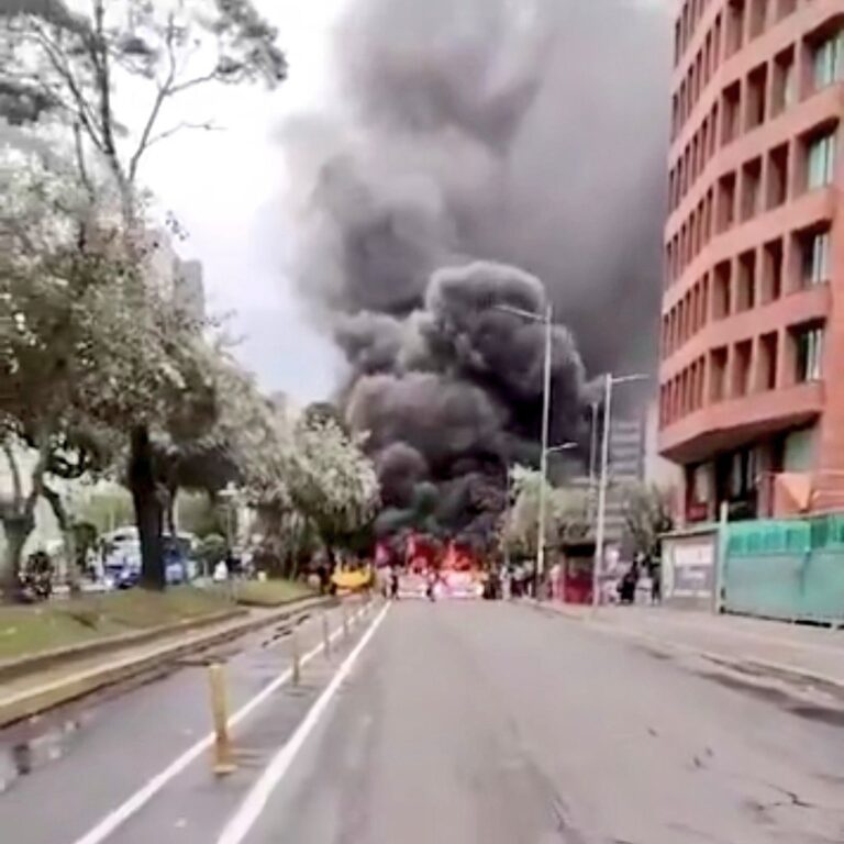 ‘Sube la gasolina, sube todo’, frase posicionada en primeras protestas por alza de combustibles