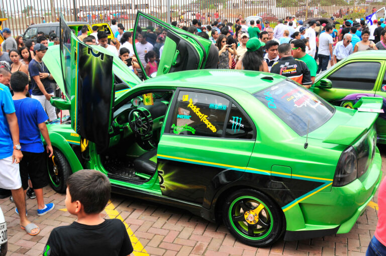 Exposición tuning audio para carros en Buena Fe por las fiestas patronales