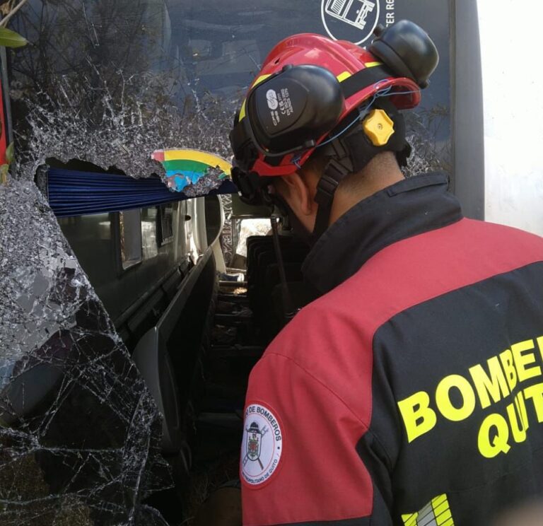 Nueve fallecidos y diez heridos en trágico accidente de tránsito en la vía  Pifo-Papallacta