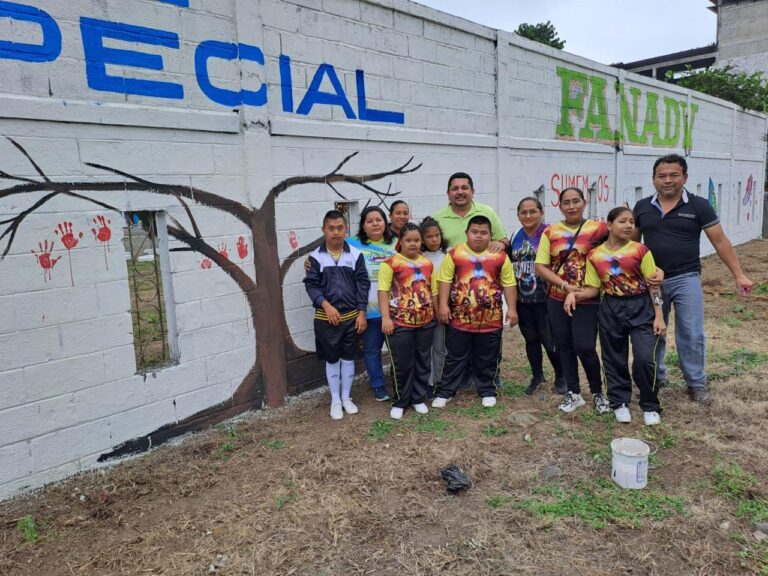 Valencia fomenta la inclusión a través del arte en la escuela FANADV