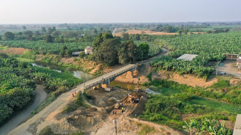 Avanza la ‘Ruta de la  Producción’ en Los Ríos; Prefectura construye nuevos puentes