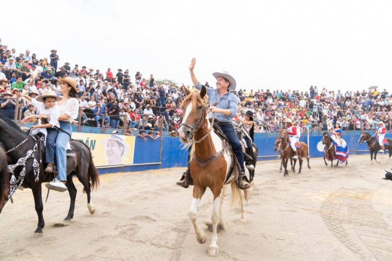 Los Ríos cerró festejos con fiesta montuvia, gastronomía y música