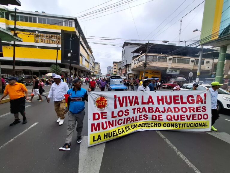 Obreros de Quevedo retoman protestas tras más de 90 días en paro por sueldos impagos