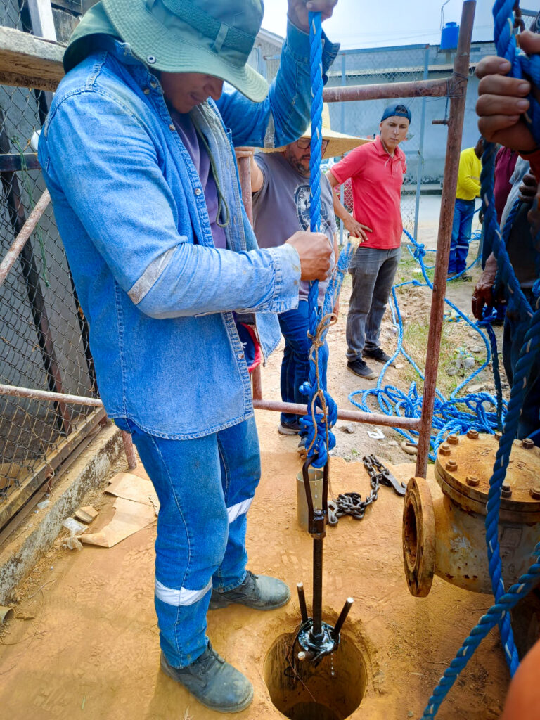 Una cometa se enredó en unos cables y luz dejó sin agua a un sector de la población